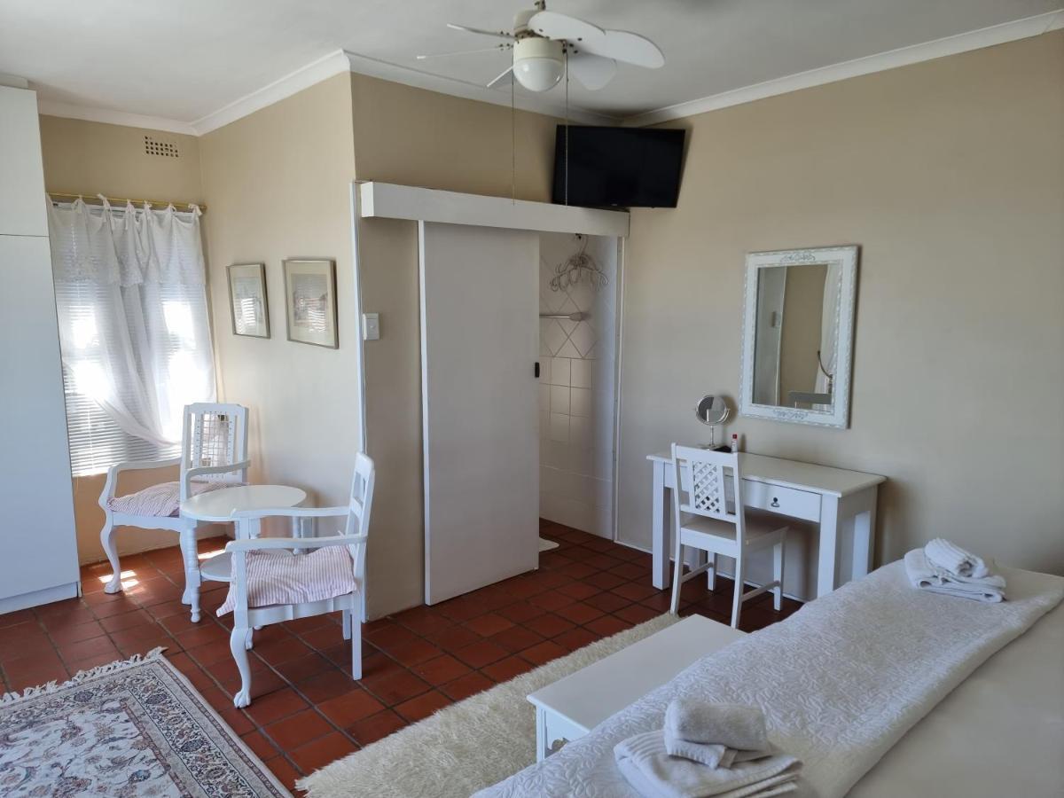The Bay Lodge Gansbaai Esterno foto