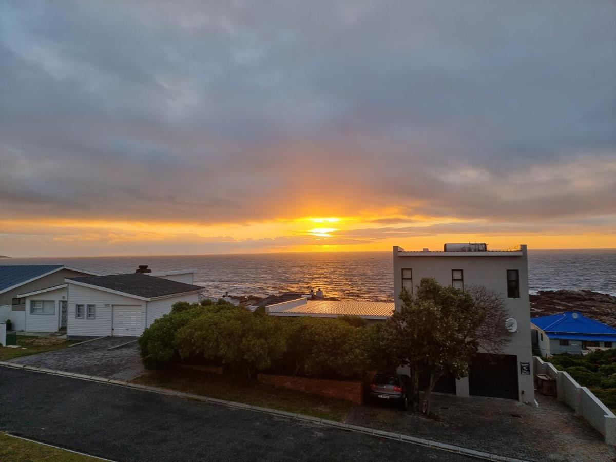 The Bay Lodge Gansbaai Esterno foto