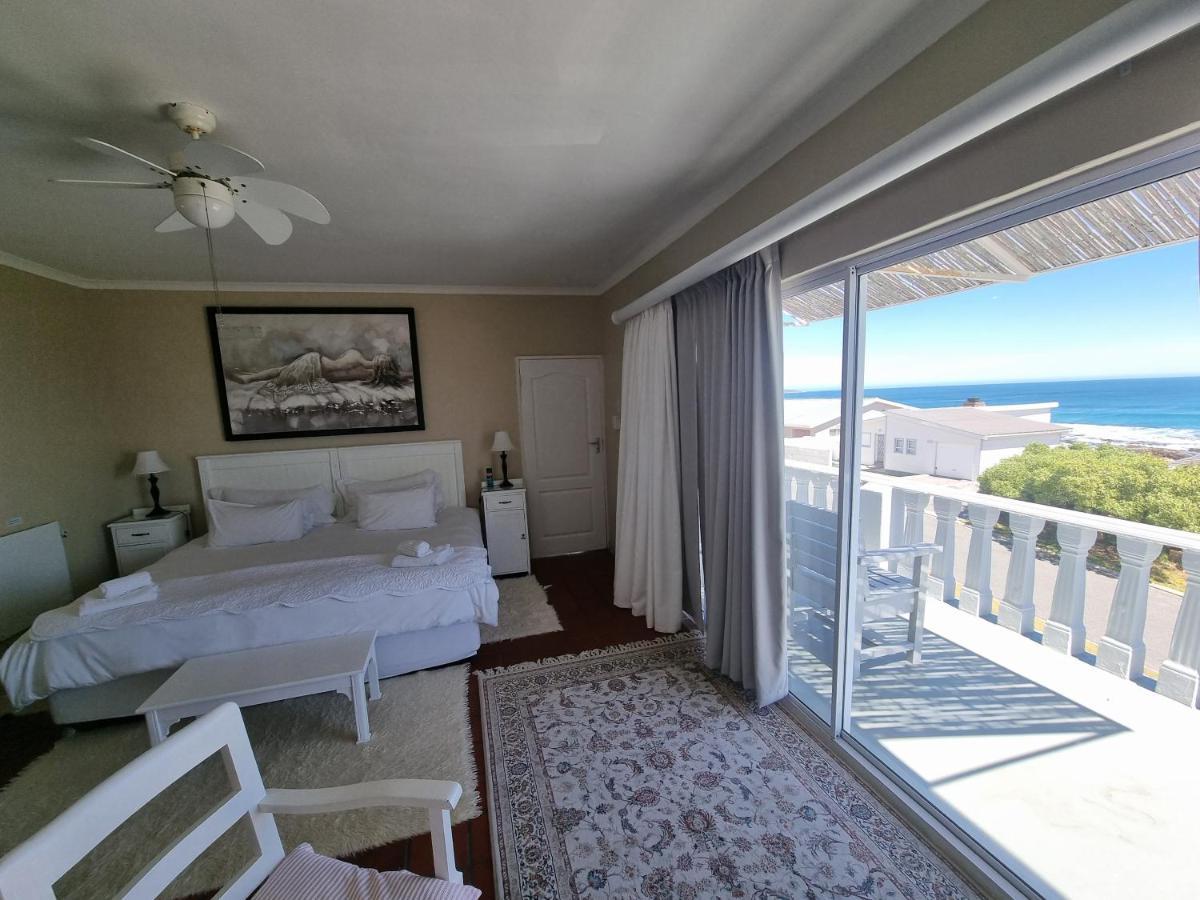 The Bay Lodge Gansbaai Esterno foto